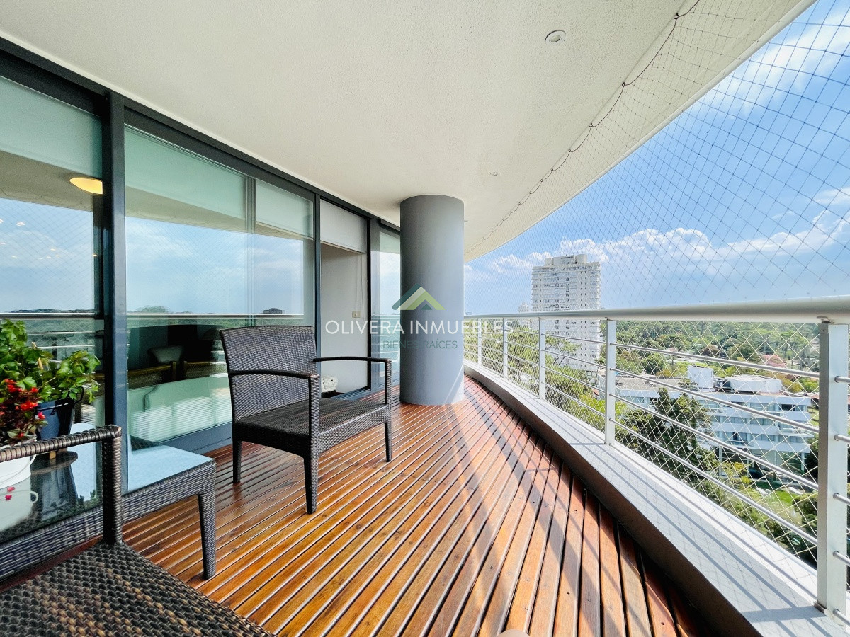 Apartamento ID.9874 - Excelente Apartamento de 2 Dormitorios en Alquiler - Punta del Este