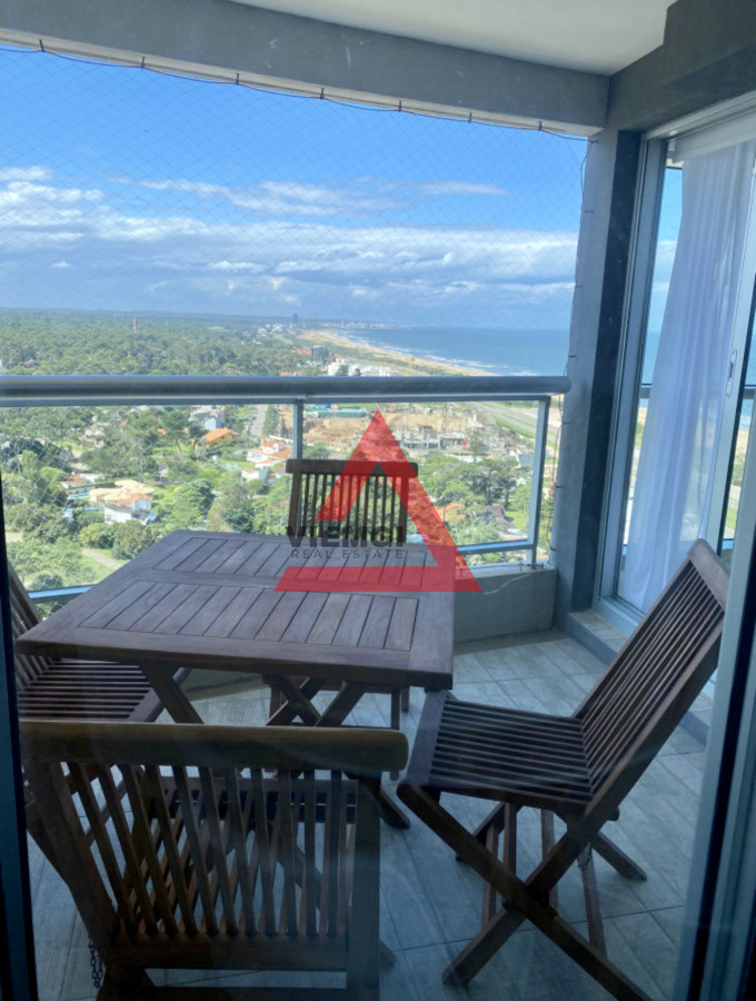 Apartamento ID.204 - Alquiler temporal de apartamento piso alto de 2 dormitorios más servicio en playa brava 
