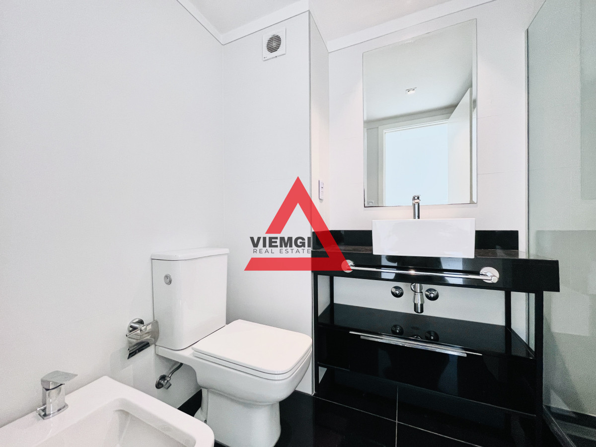 Apartamento ID.84 - Apartamento de 2 Dormitorios en Alquiler Anual a pasos de Playas Mansa y Brava