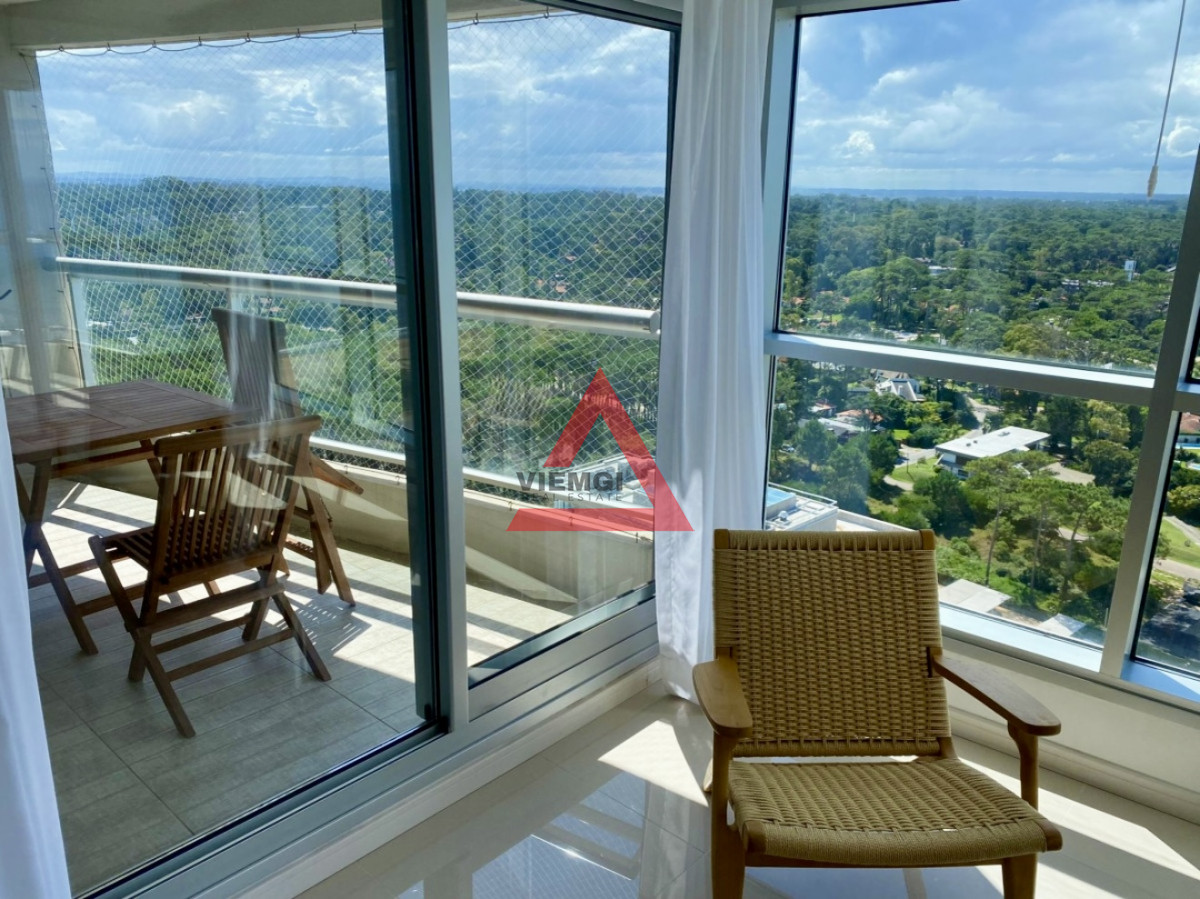 Apartamento ID.204 - Alquiler temporal de apartamento piso alto de 2 dormitorios más servicio en playa brava 