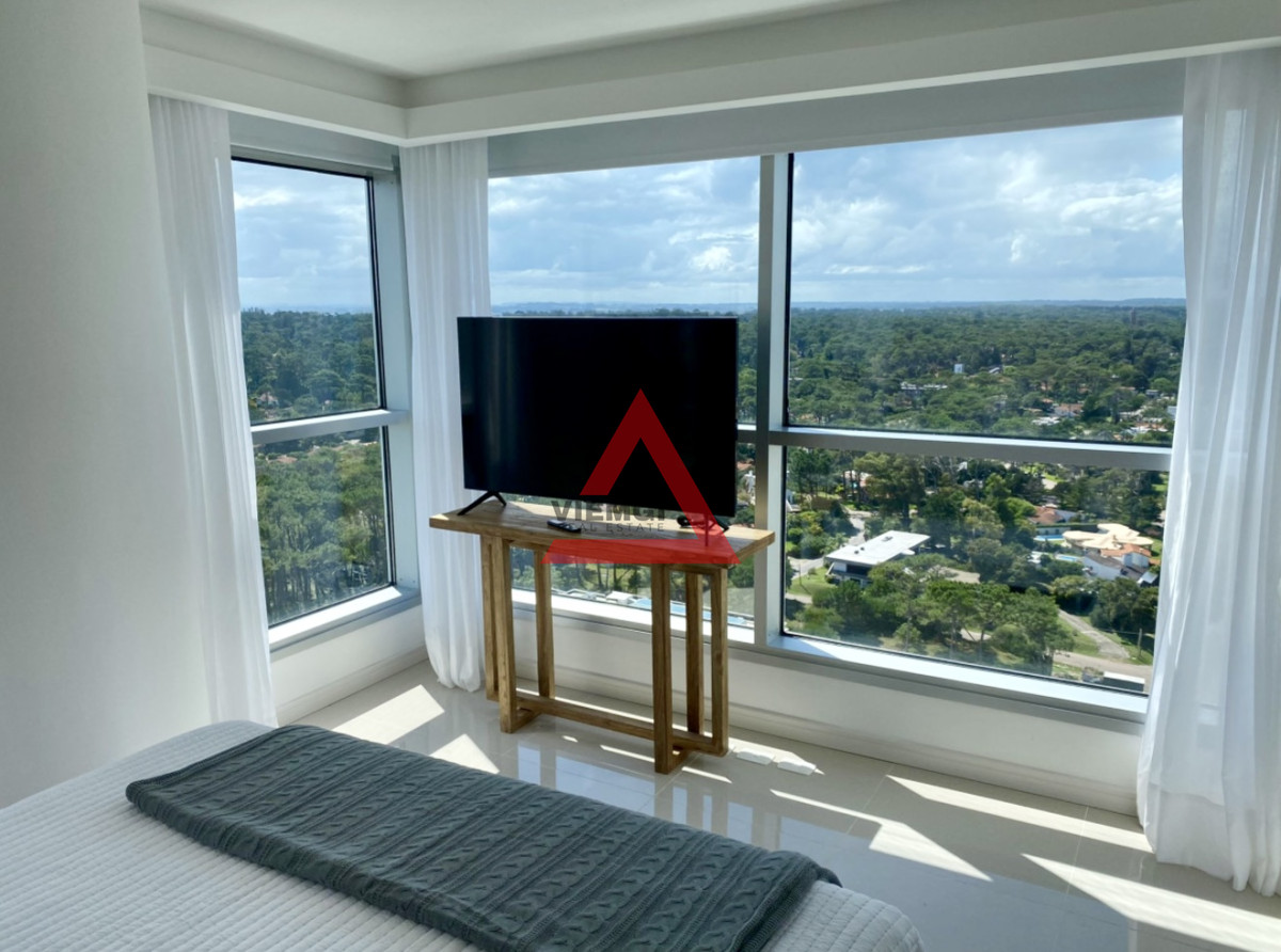 Apartamento ID.204 - Alquiler temporal de apartamento piso alto de 2 dormitorios más servicio en playa brava 