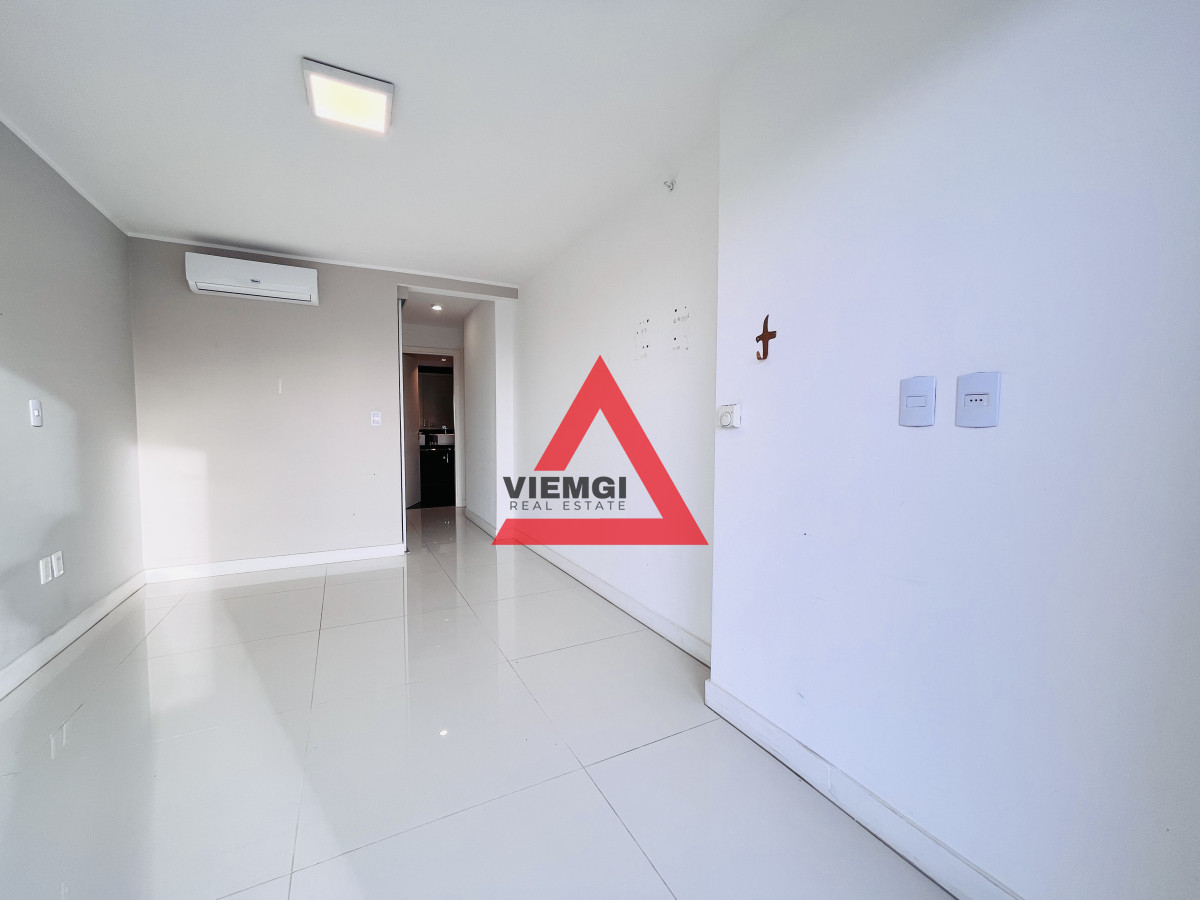 Apartamento ID.84 - Apartamento de 2 Dormitorios en Alquiler Anual a pasos de Playas Mansa y Brava