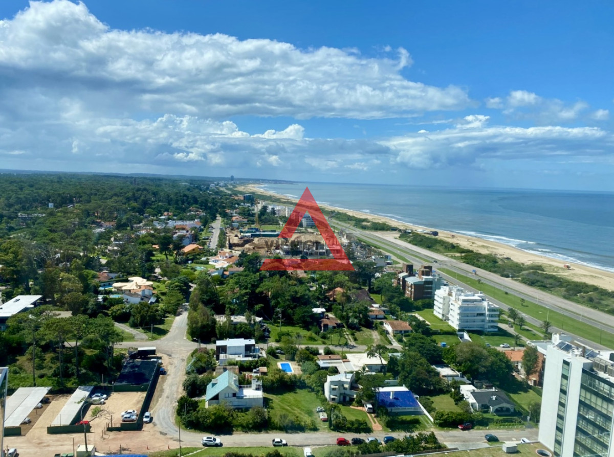 Apartamento ID.204 - Alquiler temporal de apartamento piso alto de 2 dormitorios más servicio en playa brava 