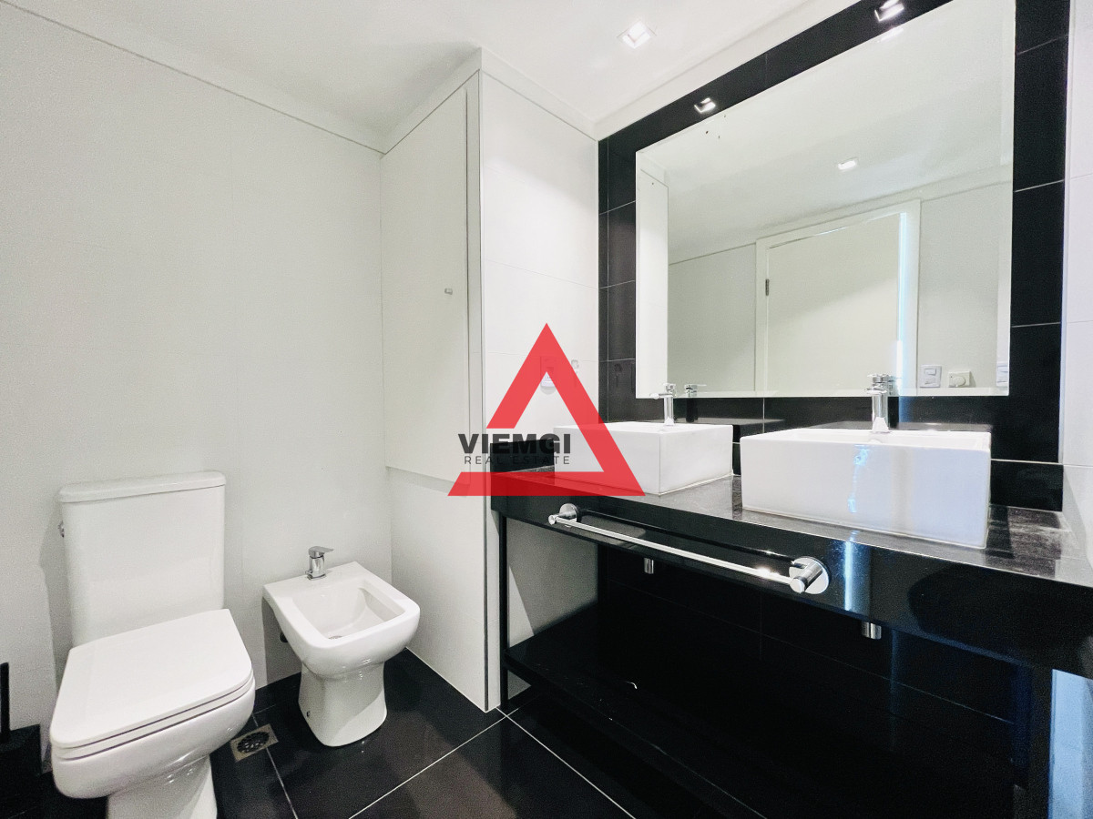 Apartamento ID.84 - Apartamento de 2 Dormitorios en Alquiler Anual a pasos de Playas Mansa y Brava