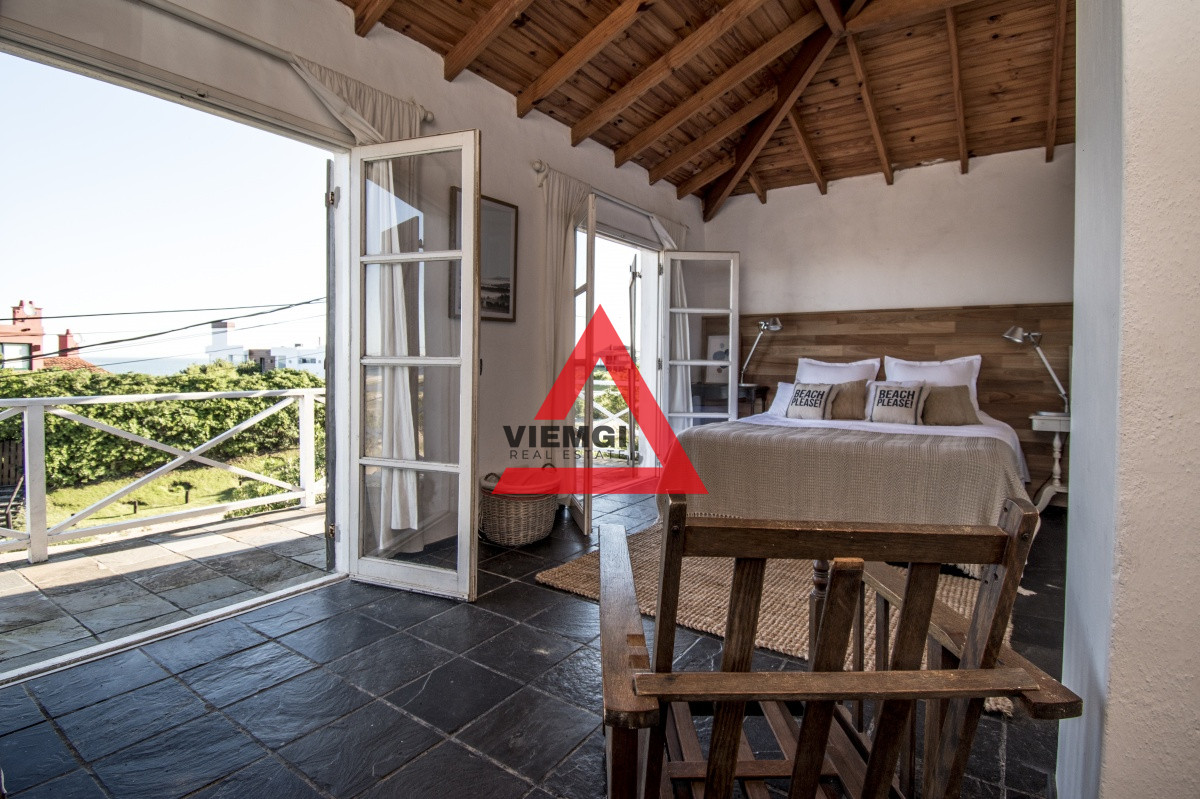 Casa ID.26 - Excelente Casa de 4 Dormitorios con Piscina y Parrillero en Montoya, La Barra