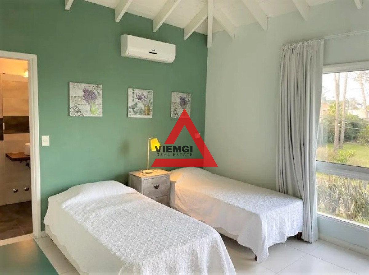 Casa ID.25 - Excelente Casa de 6 Dormitorios y Piscina en Montoya, La Barra