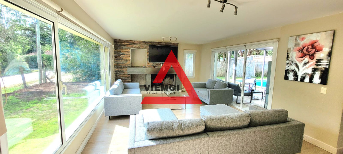 Casa ID.28 - Casa moderna de 5 dormitorios  en venta con renta 