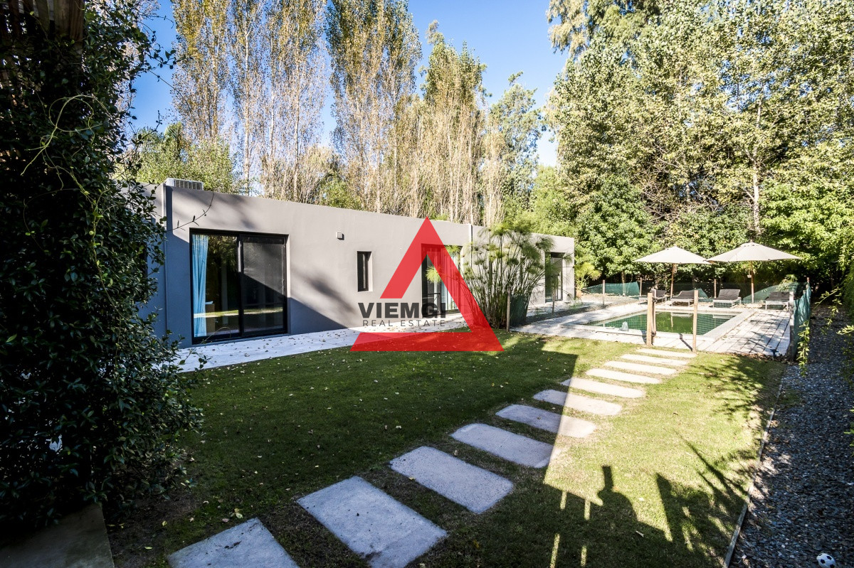 Casa ID.11 - Excelente Casa de 3 Dormitorios en Barrio Privado, La Arbolada - Punta del Este, Venta y Alquiler Anual