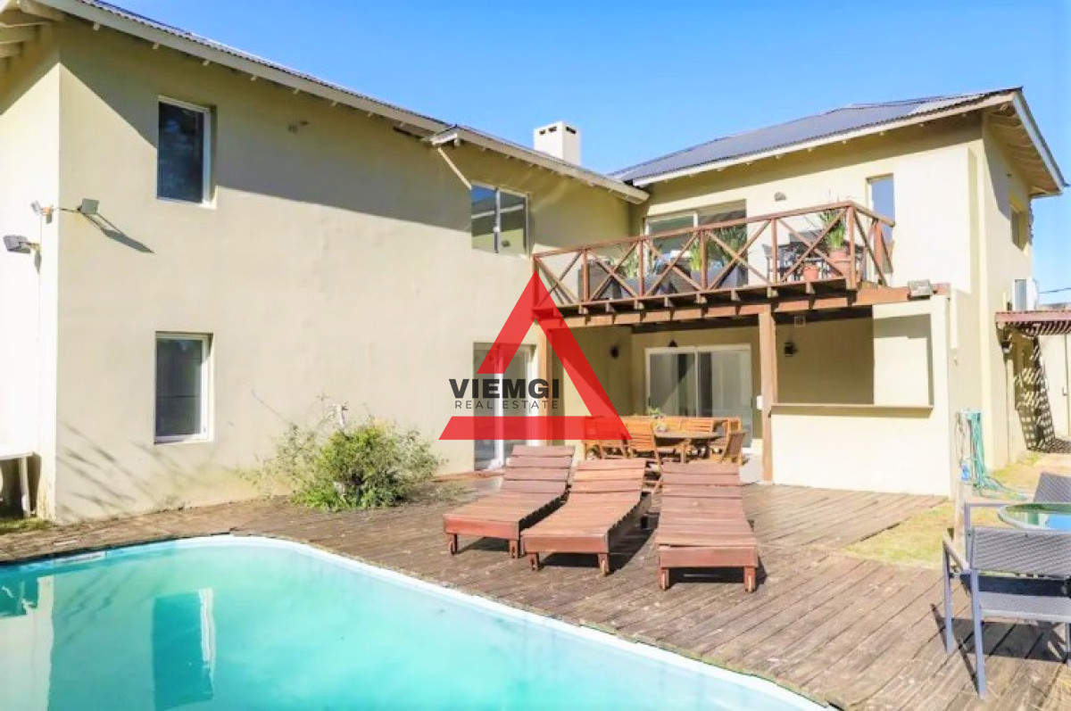 Casa ID.25 - Excelente Casa de 6 Dormitorios y Piscina en Montoya, La Barra
