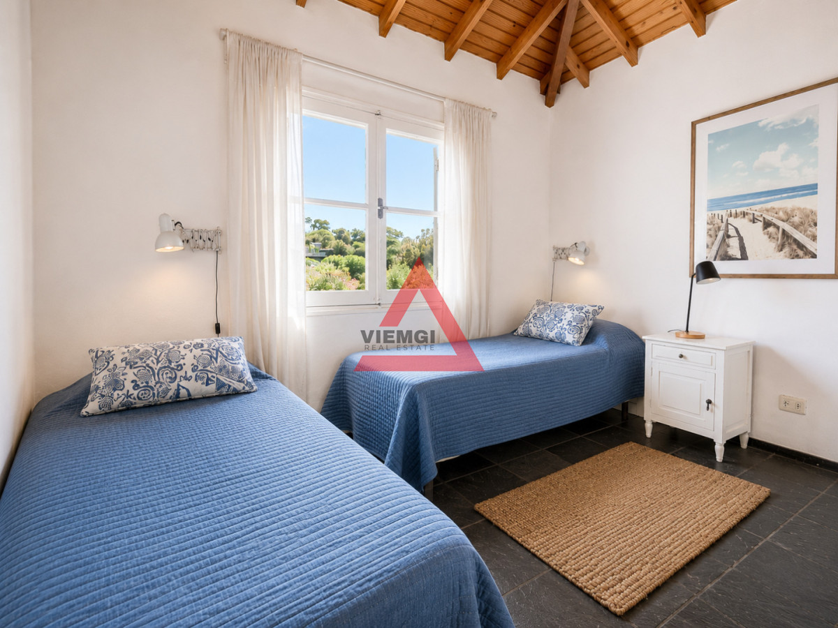 Casa ID.26 - Excelente Casa de 4 Dormitorios con Piscina y Parrillero en Montoya, La Barra