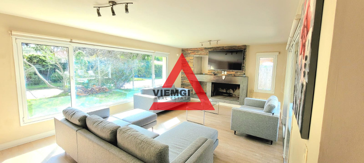 Casa ID.28 - Casa moderna de 5 dormitorios  en venta con renta 