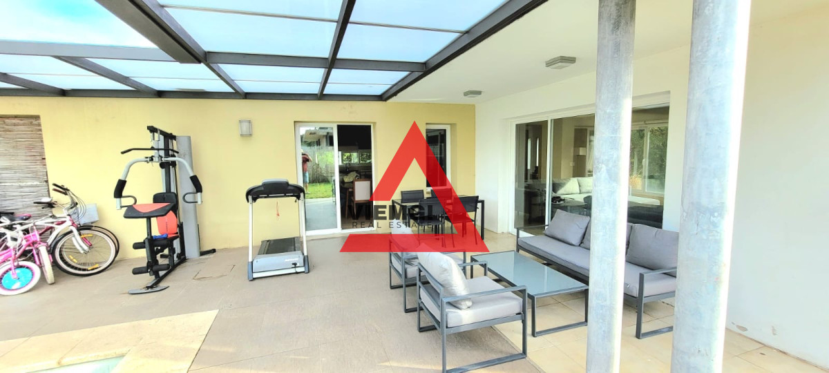 Casa ID.28 - Casa moderna de 5 dormitorios  en venta con renta 