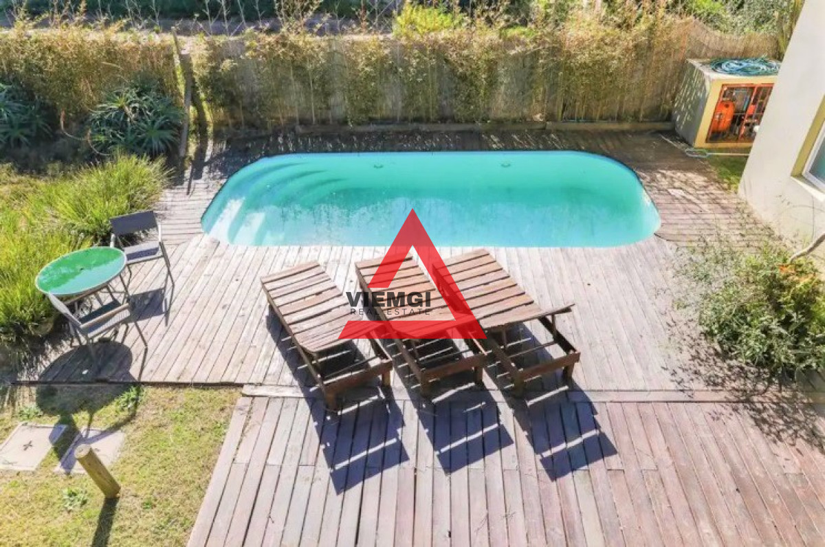 Casa ID.25 - Excelente Casa de 6 Dormitorios y Piscina en Montoya, La Barra