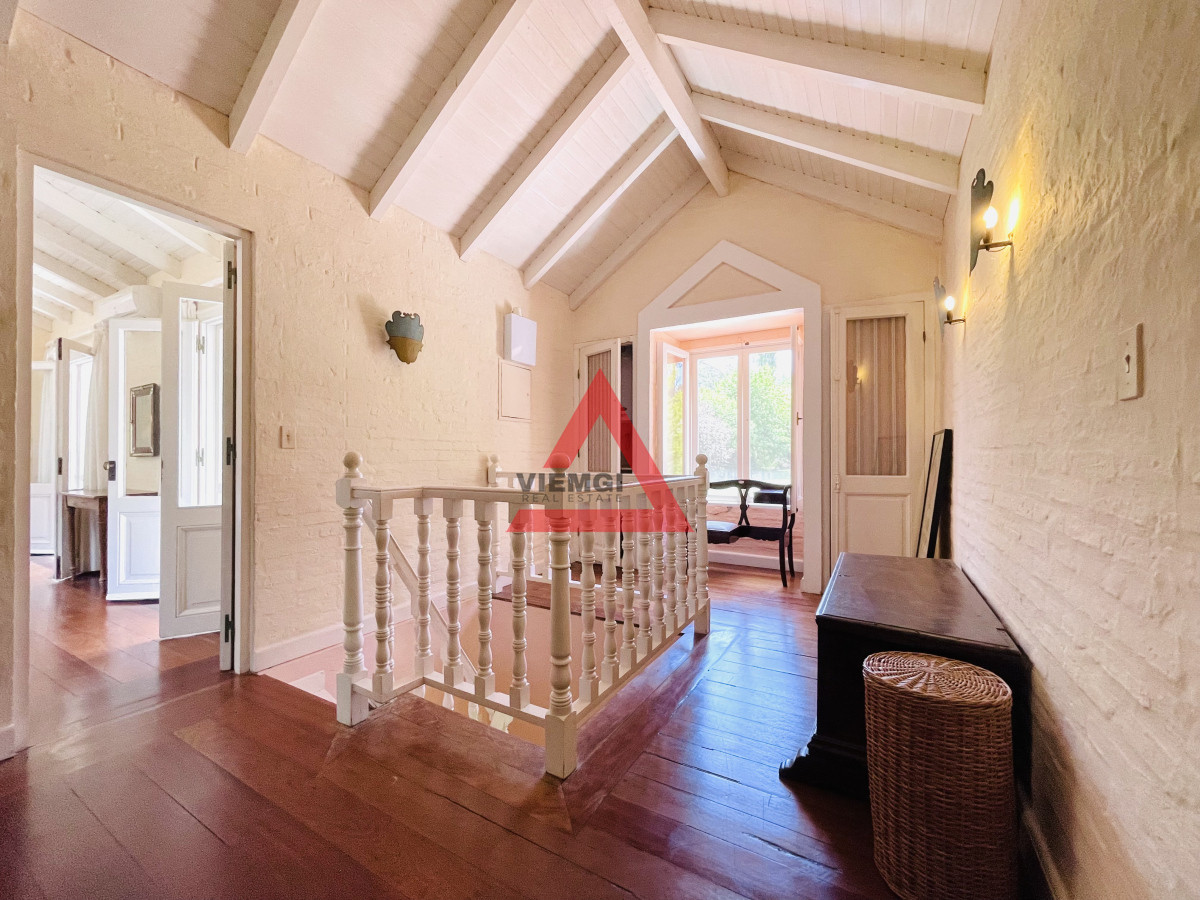 Casa ID.182 - Excelente Casa de 4 Dormitorios en Playa Brava, Punta del Este