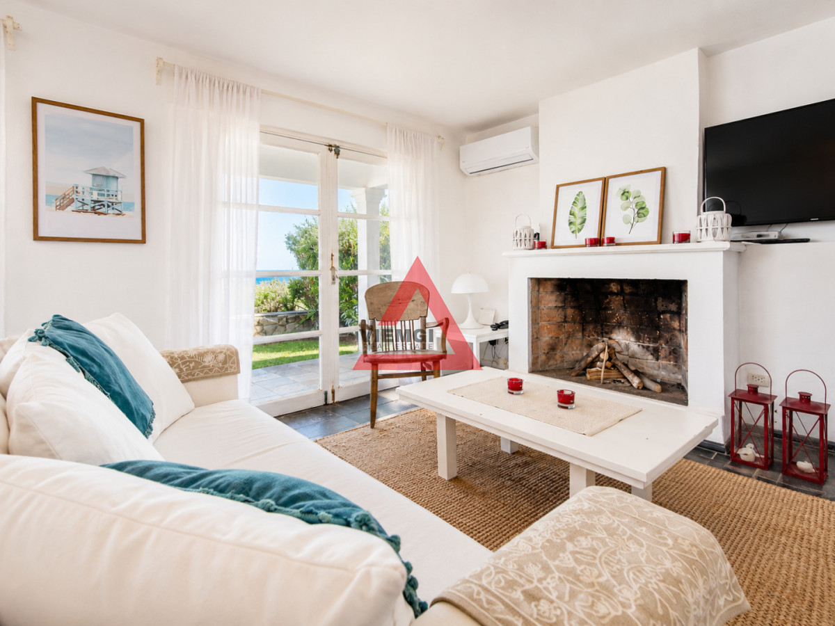 Casa ID.26 - Excelente Casa de 4 Dormitorios con Piscina y Parrillero en Montoya, La Barra