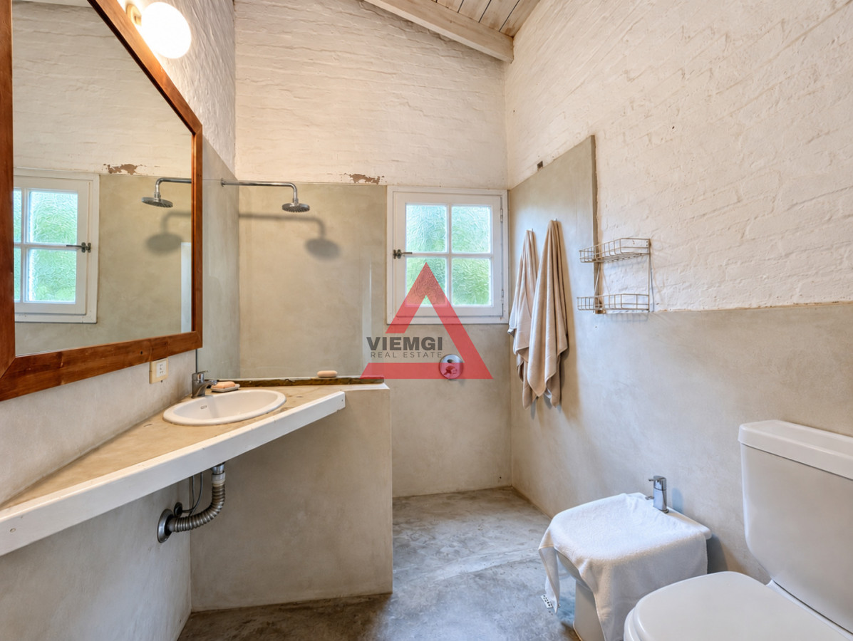 Casa ID.26 - Excelente Casa de 4 Dormitorios con Piscina y Parrillero en Montoya, La Barra