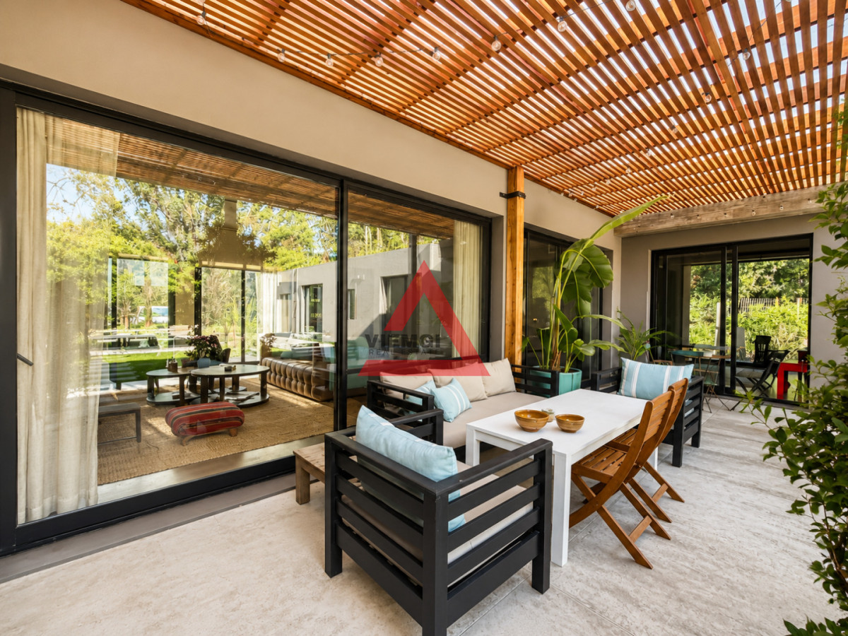 Casa ID.11 - Excelente Casa de 3 Dormitorios en Barrio Privado, La Arbolada - Punta del Este, Venta y Alquiler Anual