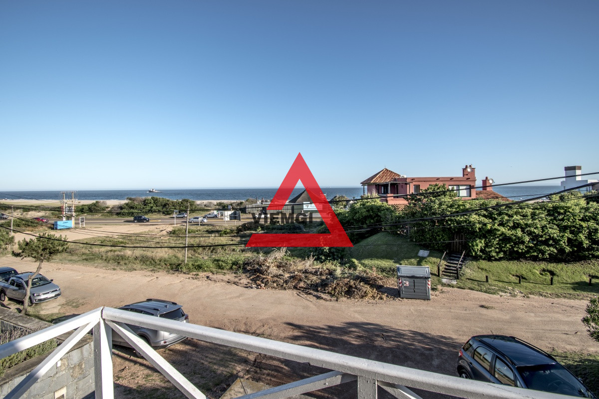 Casa ID.26 - Excelente Casa de 4 Dormitorios con Piscina y Parrillero en Montoya, La Barra