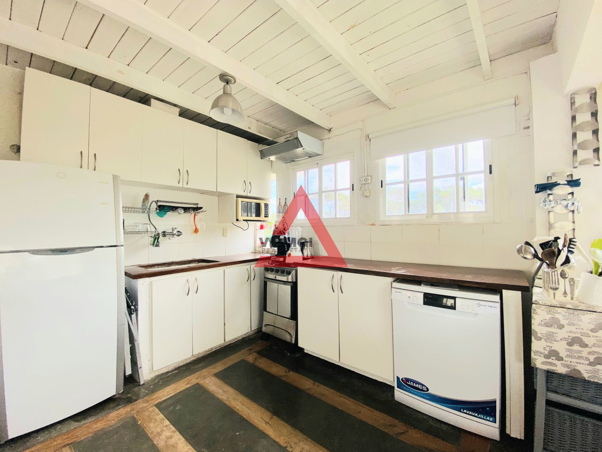 Casa ID.27 - Excelente Casa de 4 Dormitorios en Montoya, La Barra