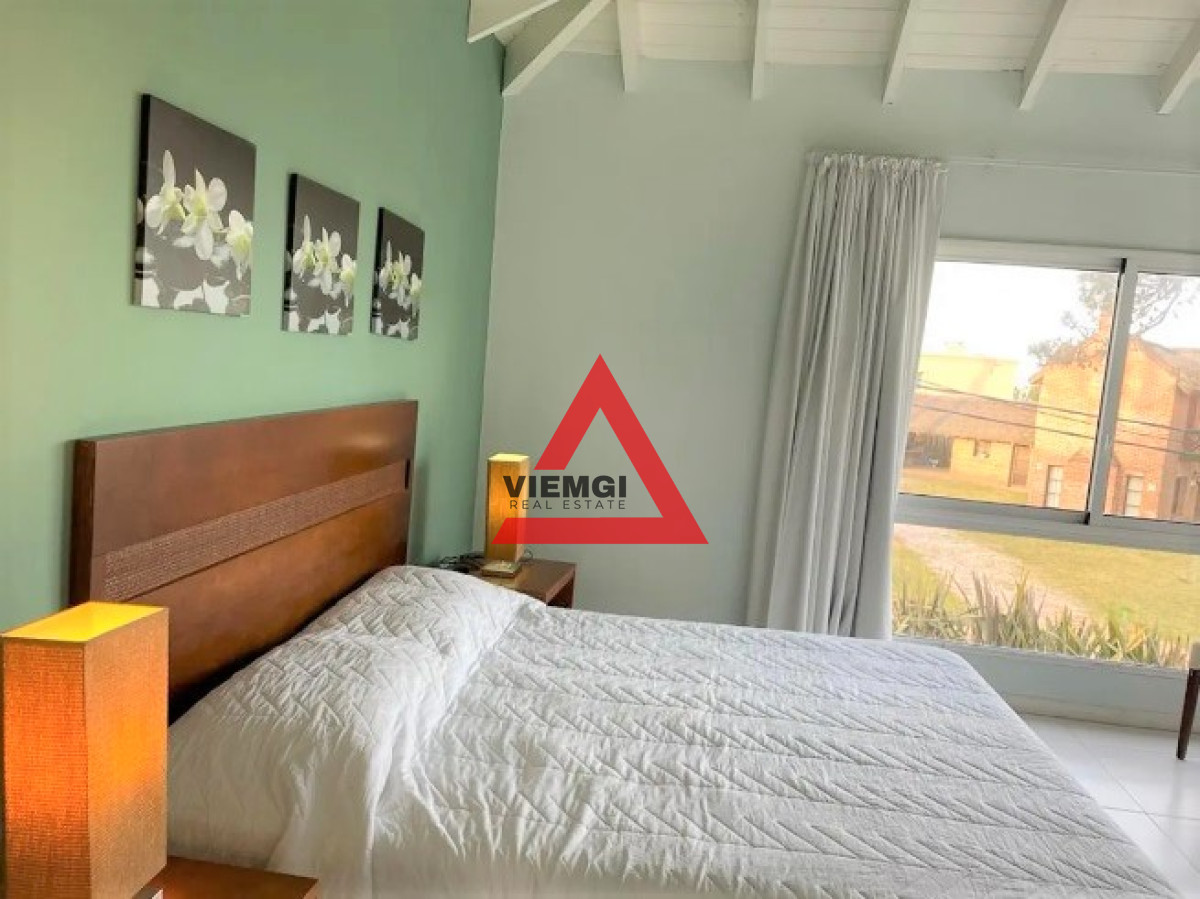 Casa ID.25 - Excelente Casa de 6 Dormitorios y Piscina en Montoya, La Barra