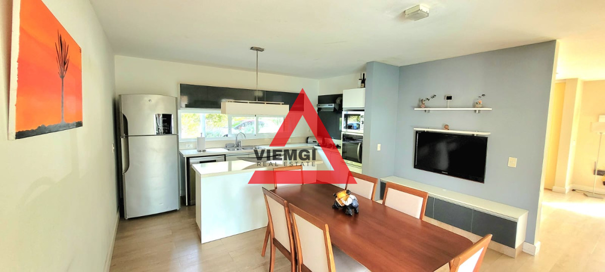 Casa ID.28 - Casa moderna de 5 dormitorios  en venta con renta 