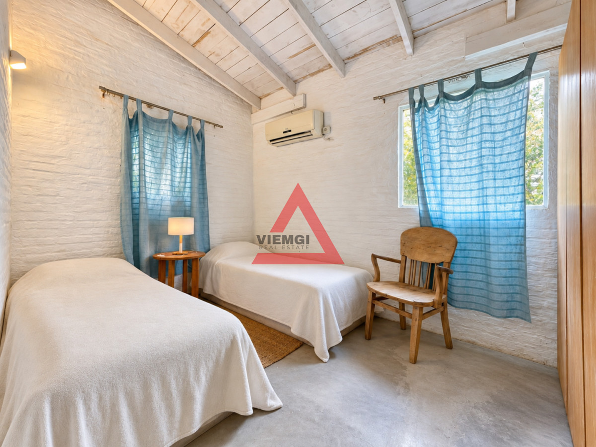 Casa ID.26 - Excelente Casa de 4 Dormitorios con Piscina y Parrillero en Montoya, La Barra
