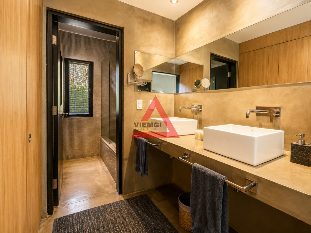 Casa ID.11 - Excelente Casa de 3 Dormitorios en Barrio Privado, La Arbolada - Punta del Este, Venta y Alquiler Anual