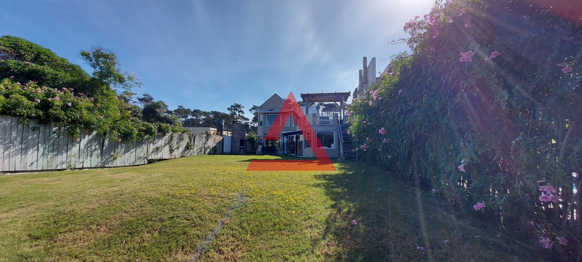 Casa ID.27 - Excelente Casa de 4 Dormitorios en Montoya, La Barra