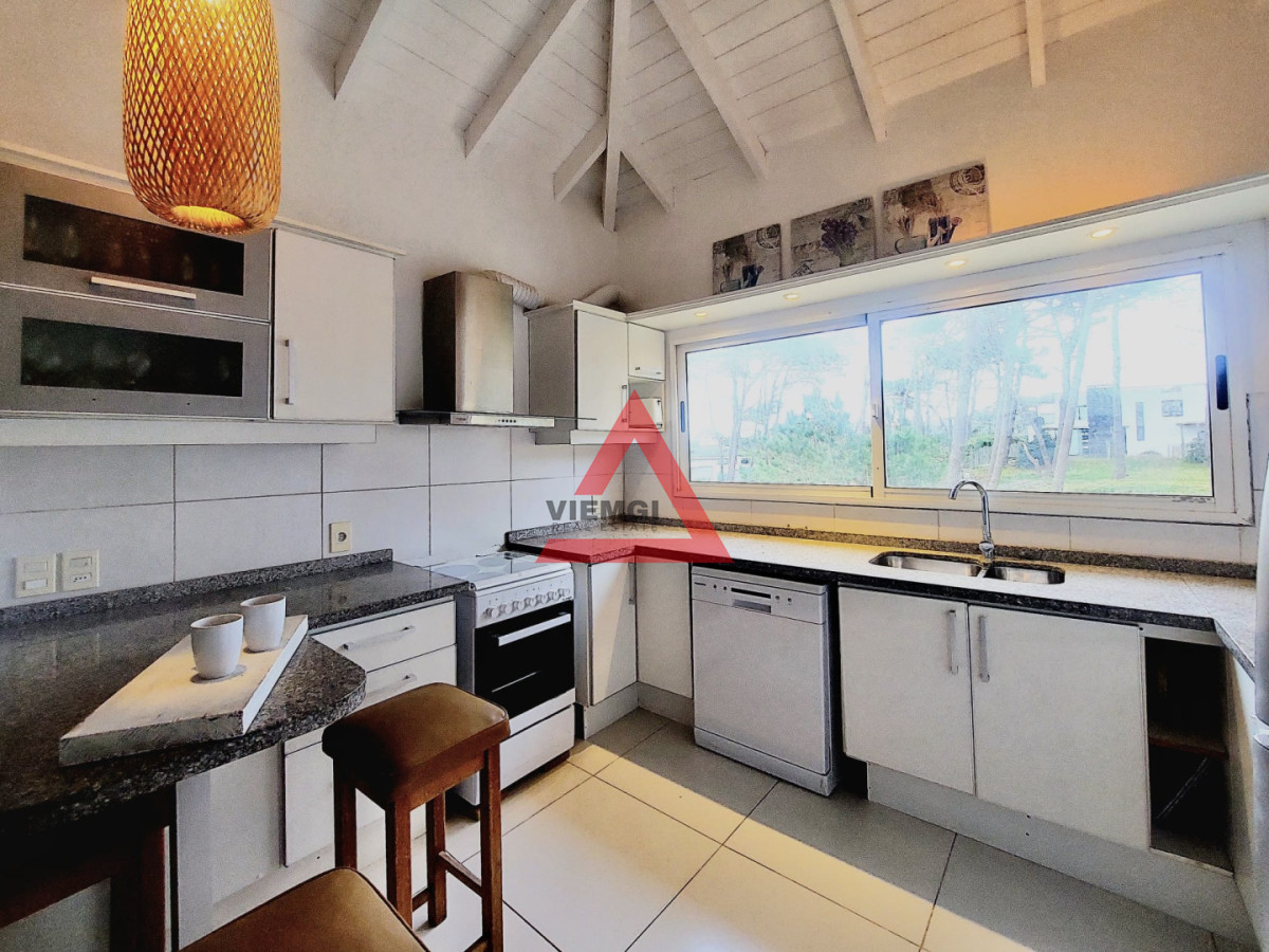 Casa ID.25 - Excelente Casa de 6 Dormitorios y Piscina en Montoya, La Barra