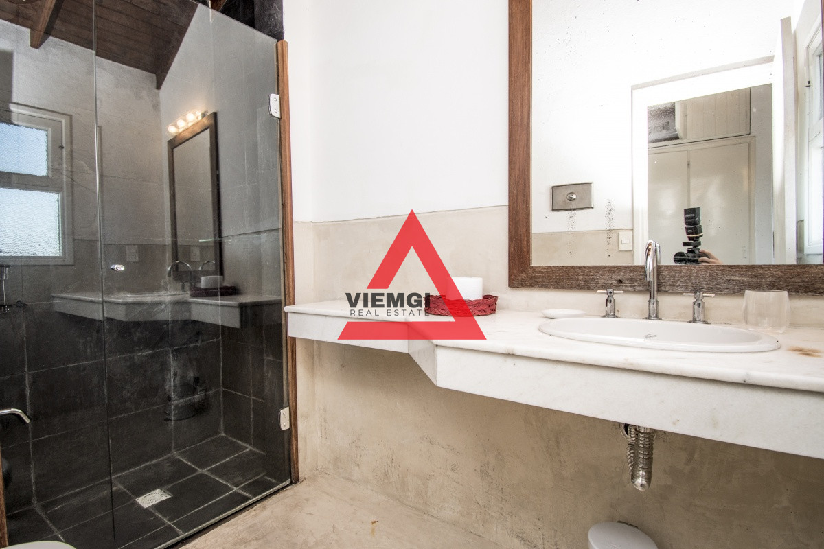 Casa ID.26 - Excelente Casa de 4 Dormitorios con Piscina y Parrillero en Montoya, La Barra