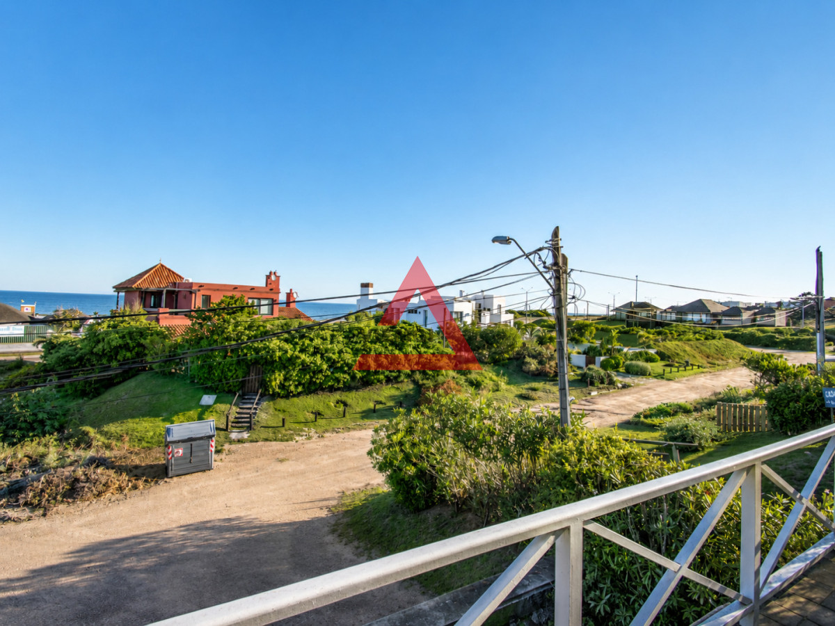 Casa ID.26 - Excelente Casa de 4 Dormitorios con Piscina y Parrillero en Montoya, La Barra