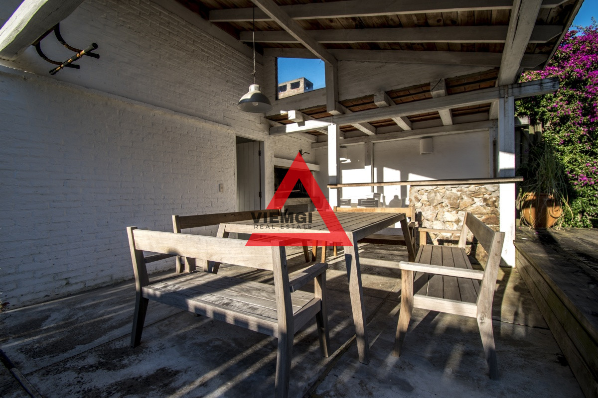 Casa ID.26 - Excelente Casa de 4 Dormitorios con Piscina y Parrillero en Montoya, La Barra
