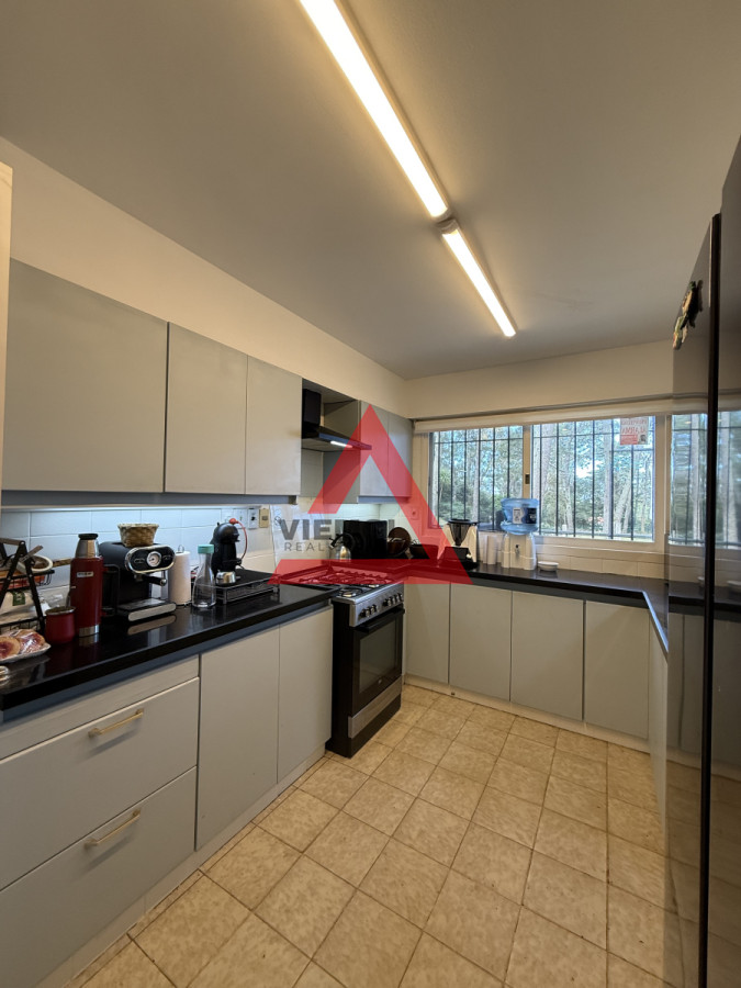 Casa ID.185 - Casa en alquiler de temporada con 4 suites más dependencia en 4500 m2 piscina y parrillero 