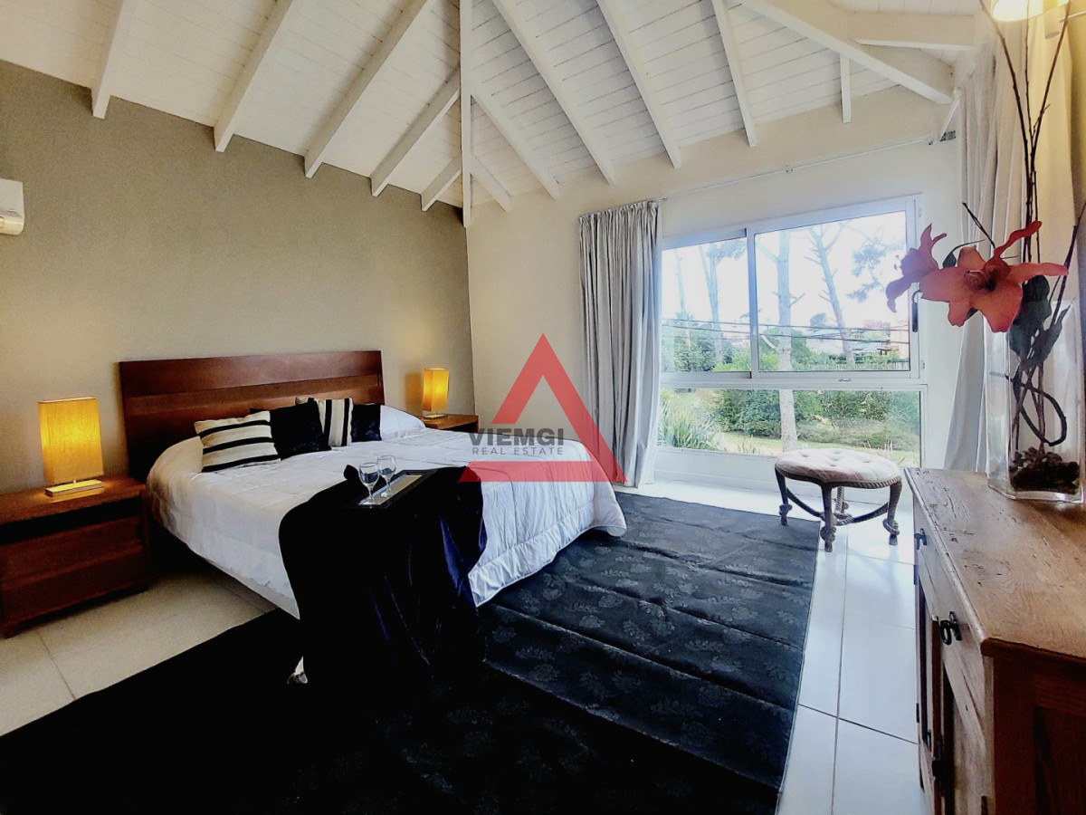 Casa ID.25 - Excelente Casa de 6 Dormitorios y Piscina en Montoya, La Barra