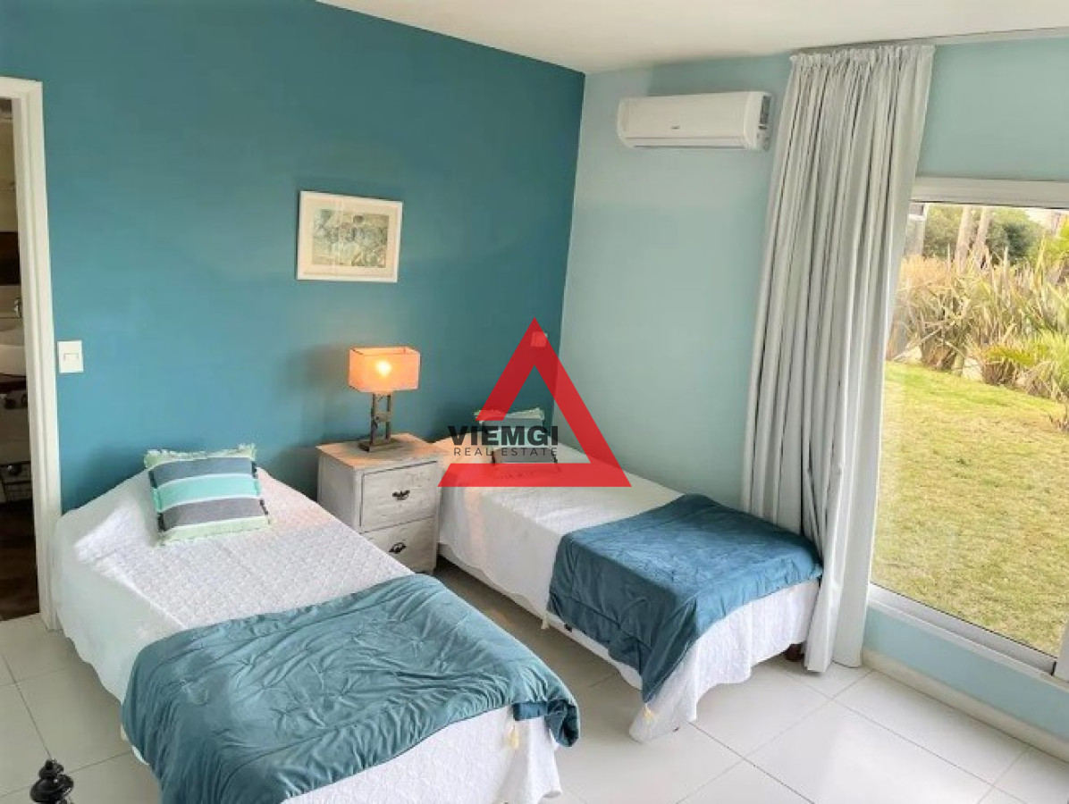 Casa ID.25 - Excelente Casa de 6 Dormitorios y Piscina en Montoya, La Barra