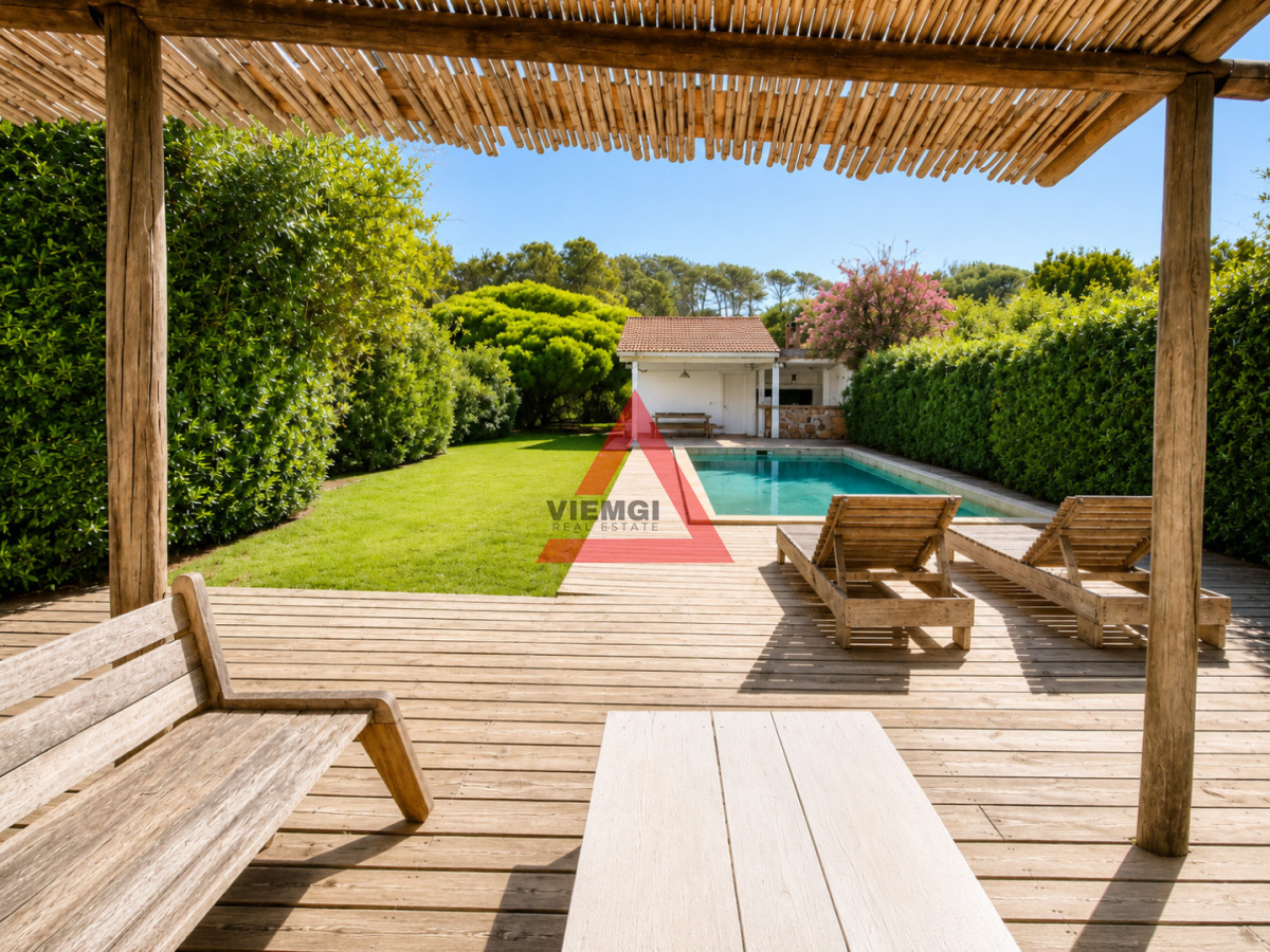 Casa ID.26 - Excelente Casa de 4 Dormitorios con Piscina y Parrillero en Montoya, La Barra