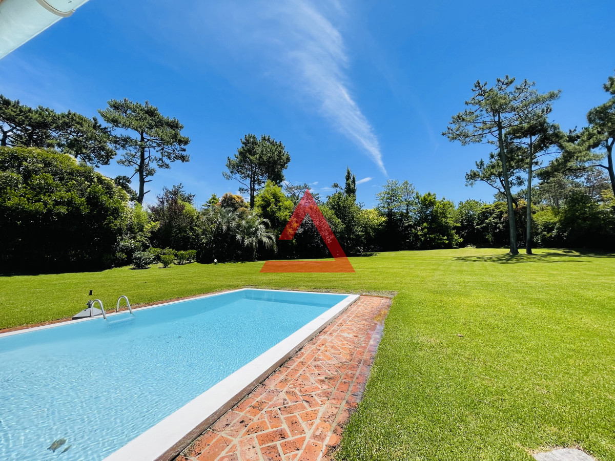 Casa ID.182 - Excelente Casa de 4 Dormitorios en Playa Brava, Punta del Este