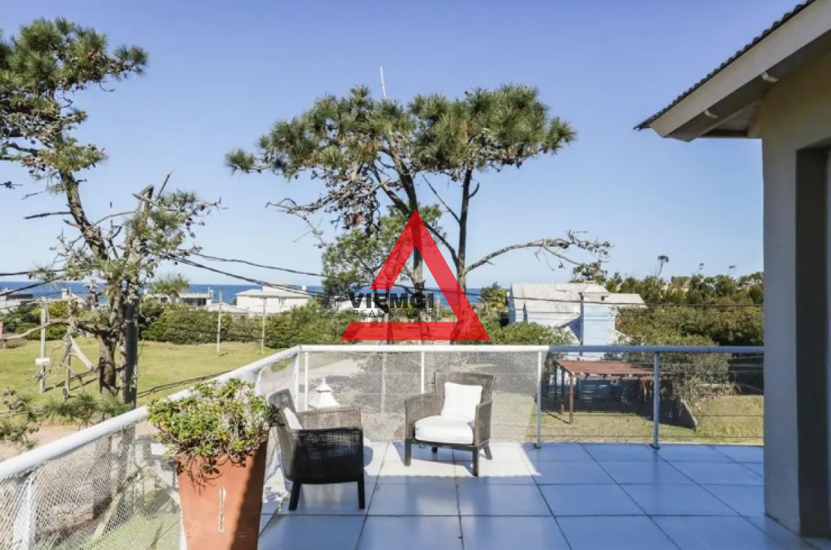 Casa ID.25 - Excelente Casa de 6 Dormitorios y Piscina en Montoya, La Barra