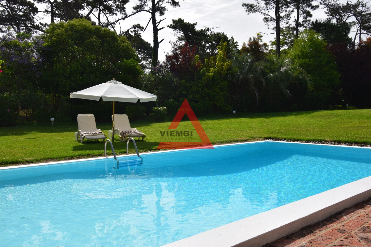 Casa ID.182 - Excelente Casa de 4 Dormitorios en Playa Brava, Punta del Este
