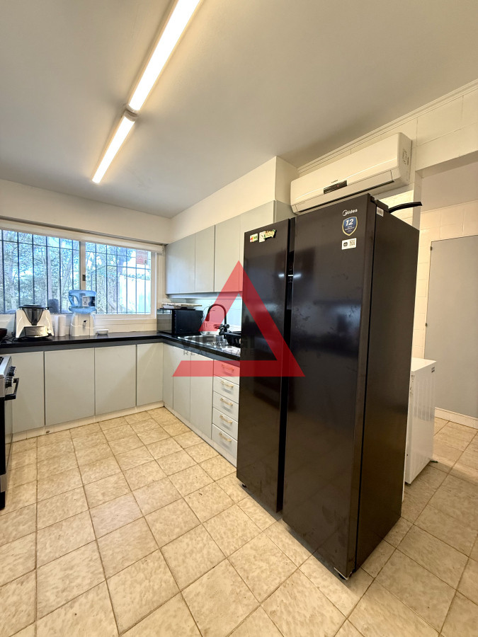 Casa ID.185 - Casa en alquiler de temporada con 4 suites más dependencia en 4500 m2 piscina y parrillero 