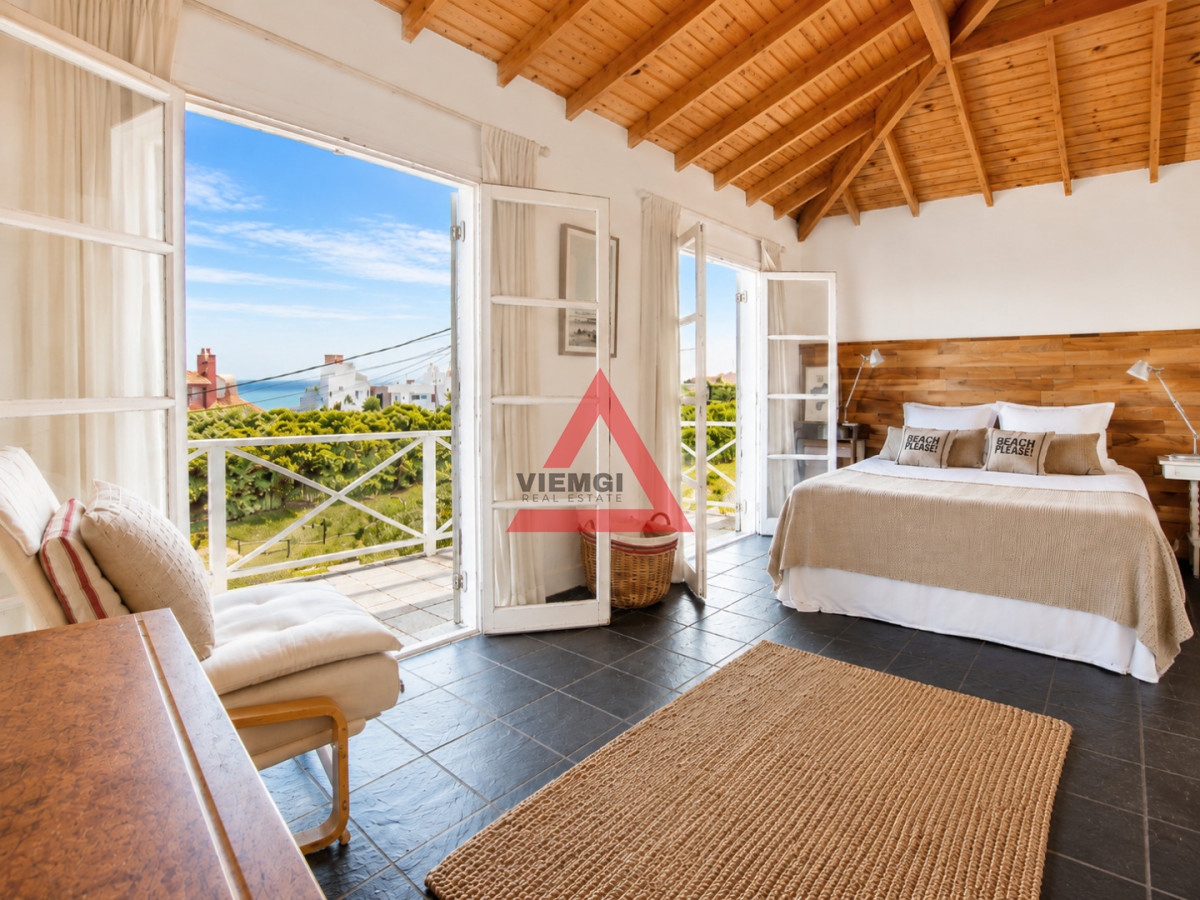 Casa ID.26 - Excelente Casa de 4 Dormitorios con Piscina y Parrillero en Montoya, La Barra