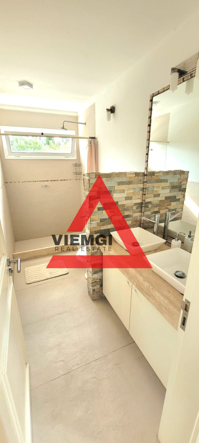 Casa ID.28 - Casa moderna de 5 dormitorios  en venta con renta 