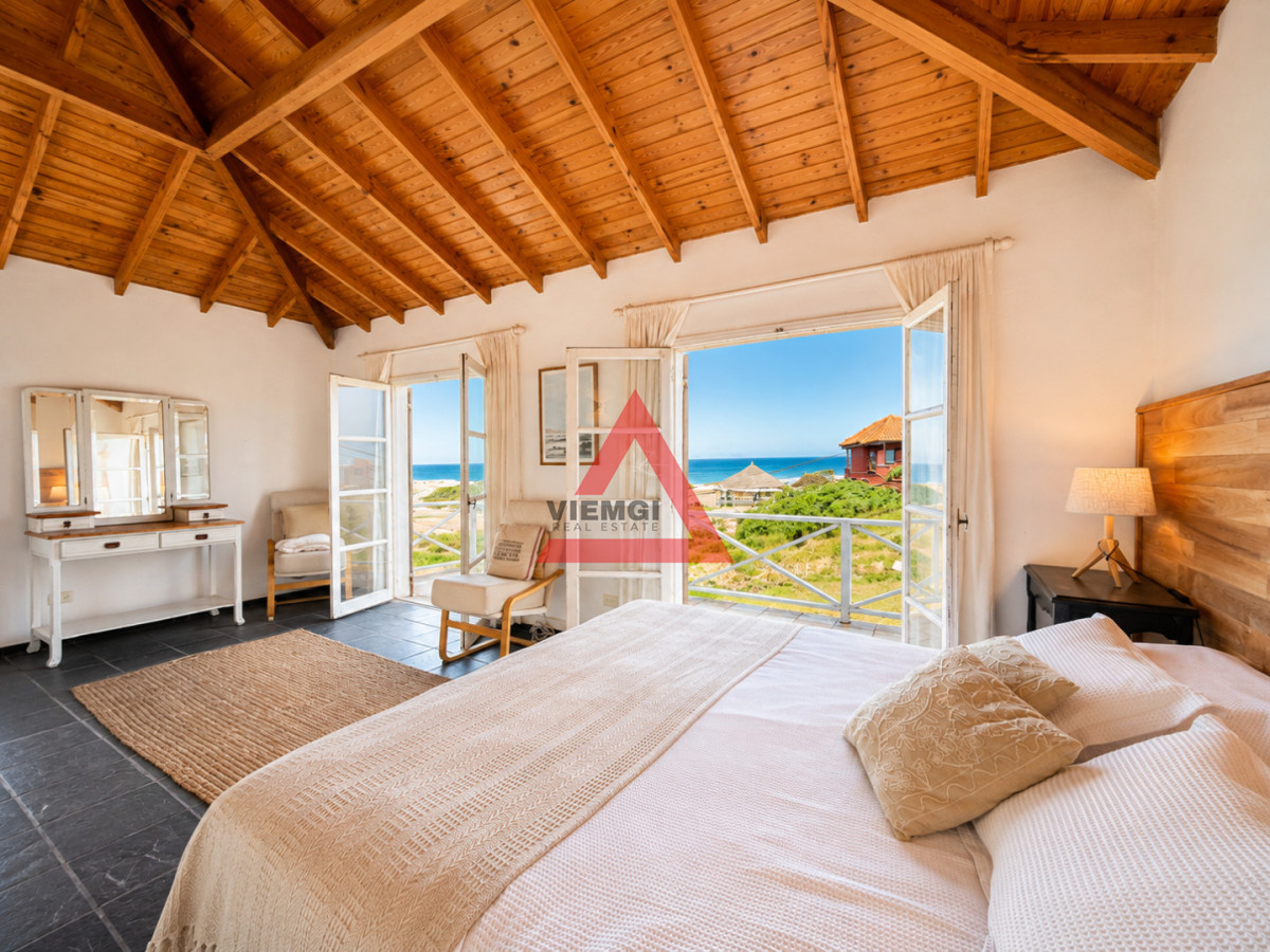 Casa ID.26 - Excelente Casa de 4 Dormitorios con Piscina y Parrillero en Montoya, La Barra