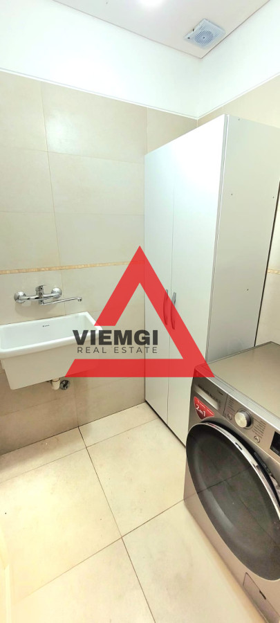 Casa ID.28 - Casa moderna de 5 dormitorios  en venta con renta 