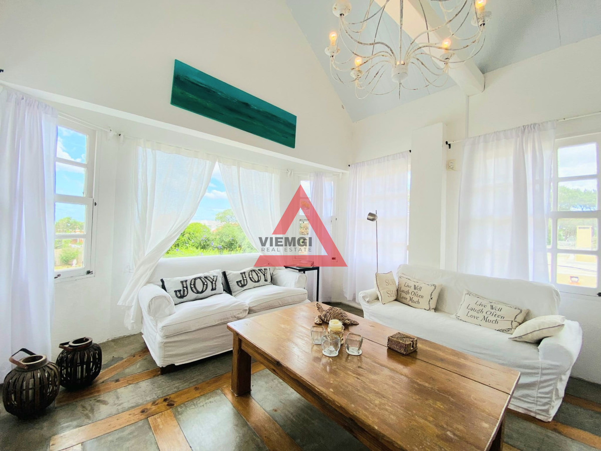 Casa ID.27 - Excelente Casa de 4 Dormitorios en Montoya, La Barra