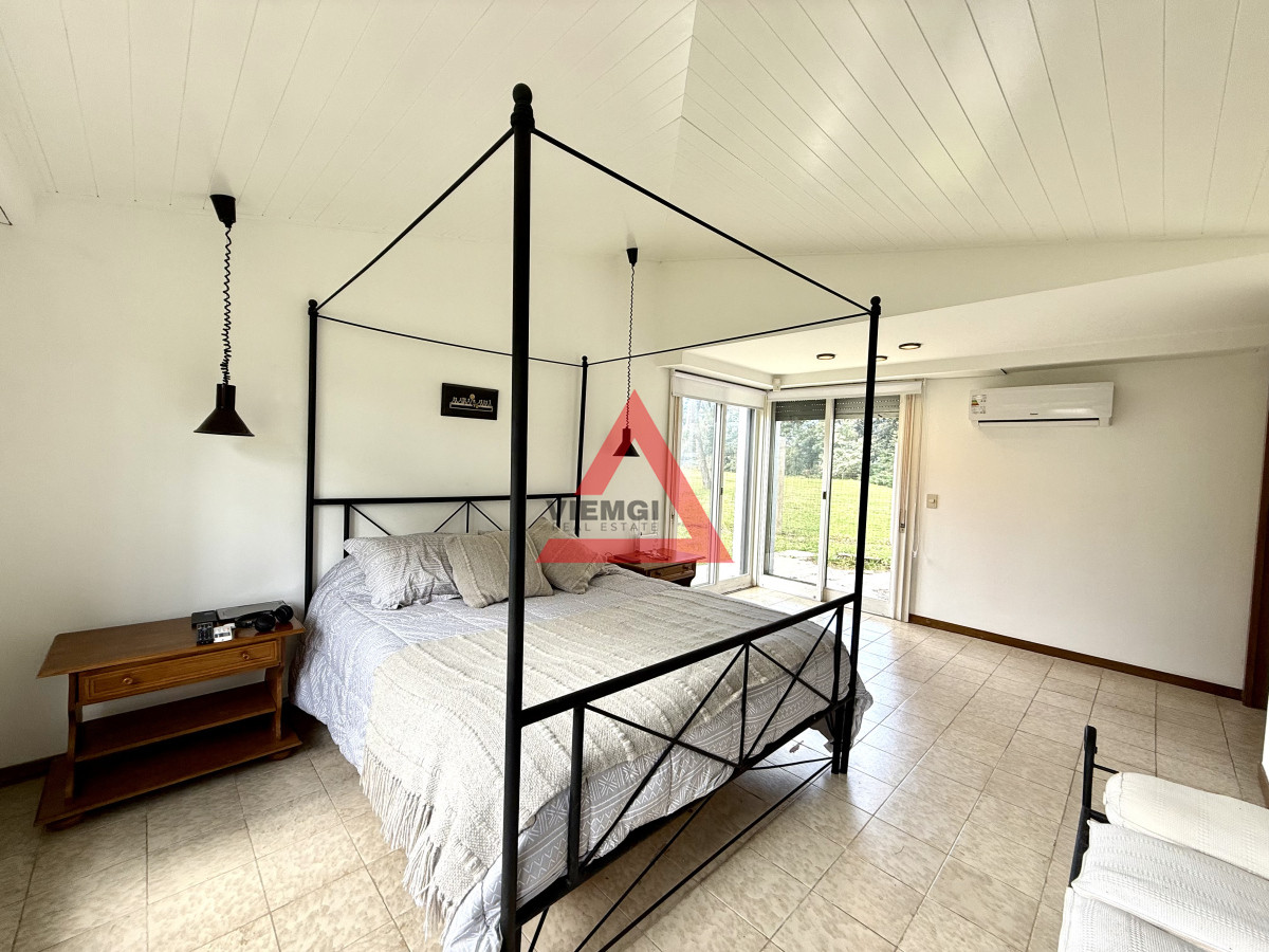 Casa ID.185 - Casa en alquiler de temporada con 4 suites más dependencia en 4500 m2 piscina y parrillero 