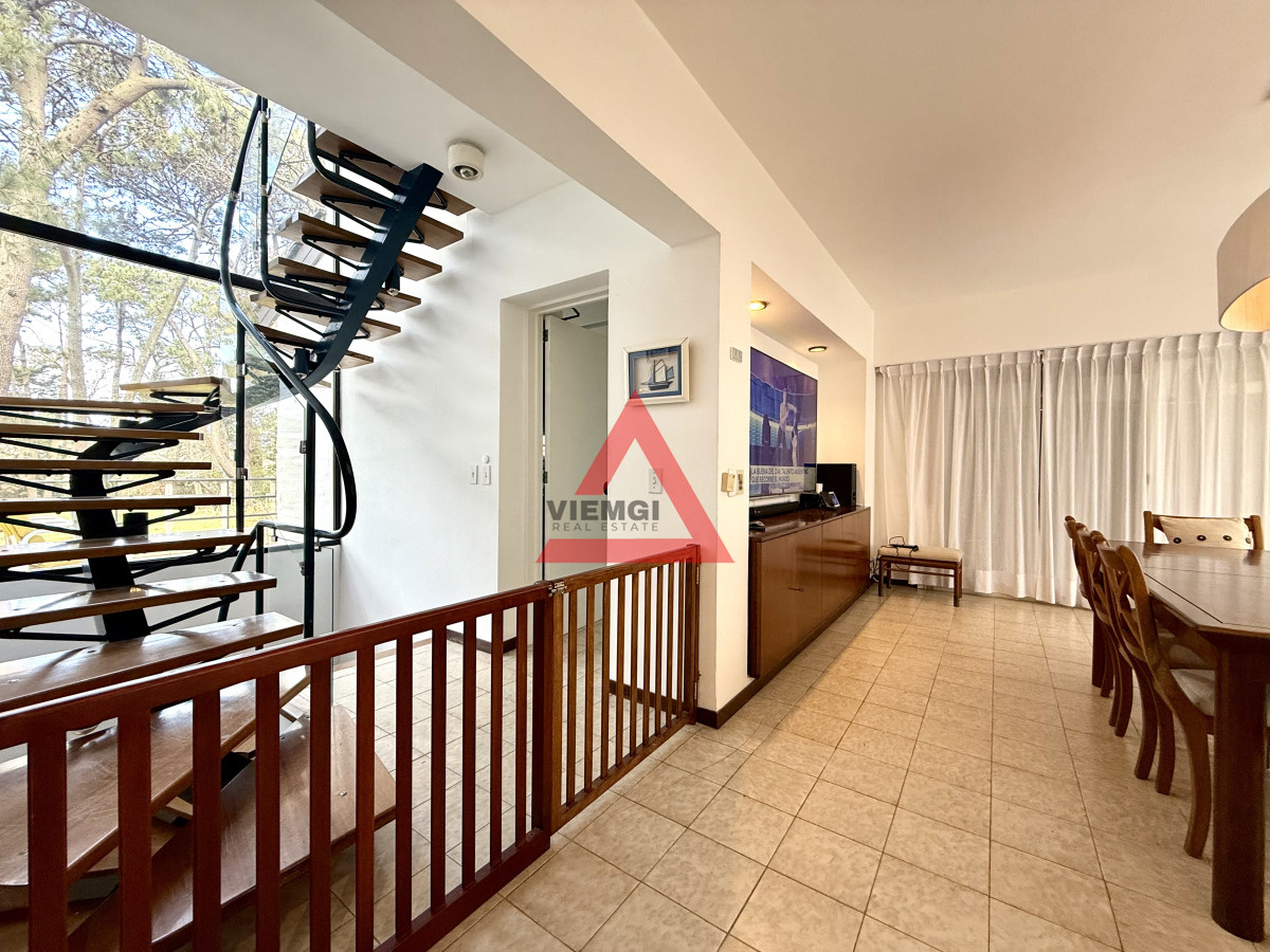 Casa ID.185 - Casa en alquiler de temporada con 4 suites más dependencia en 4500 m2 piscina y parrillero 
