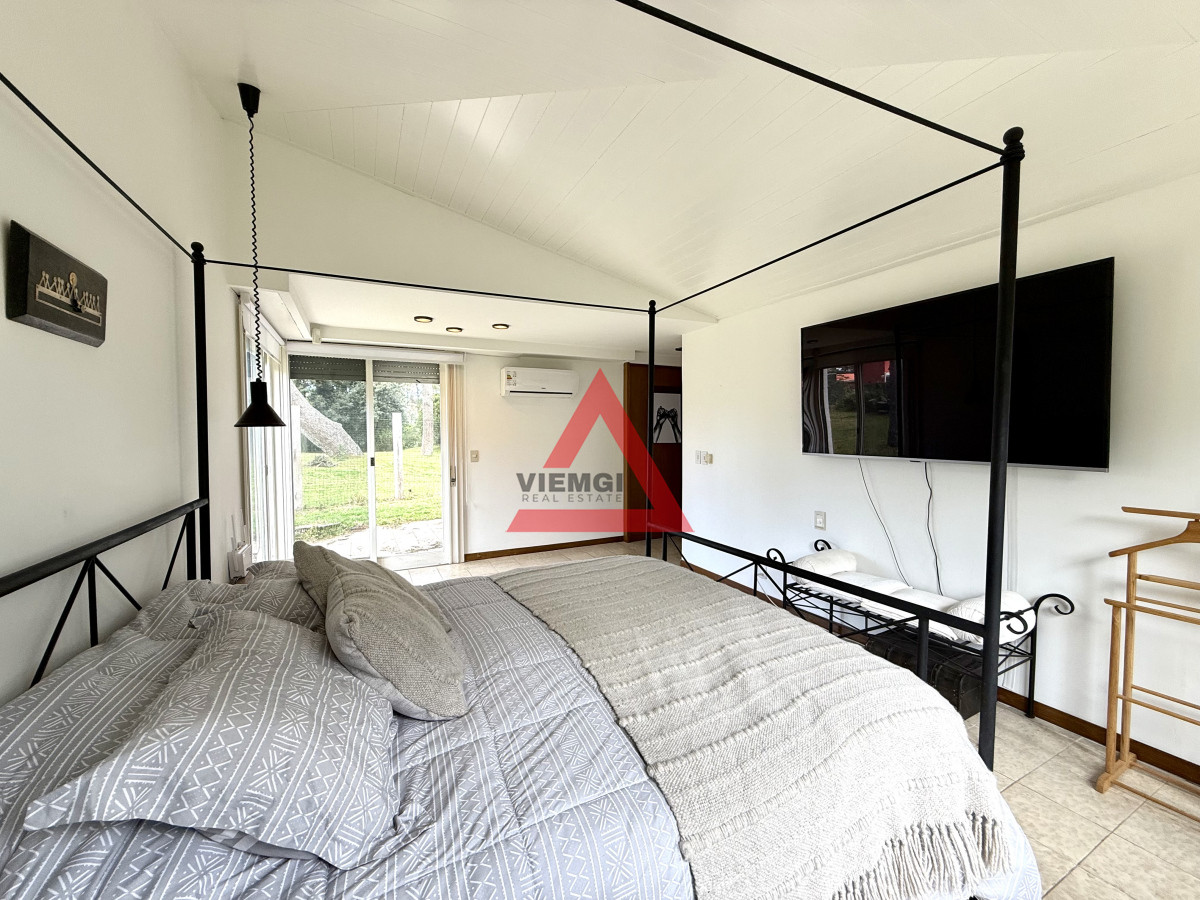 Casa ID.185 - Casa en alquiler de temporada con 4 suites más dependencia en 4500 m2 piscina y parrillero 
