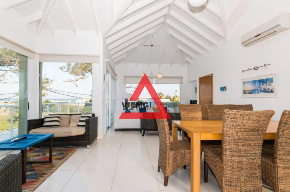 Casa ID.25 - Excelente Casa de 6 Dormitorios y Piscina en Montoya, La Barra