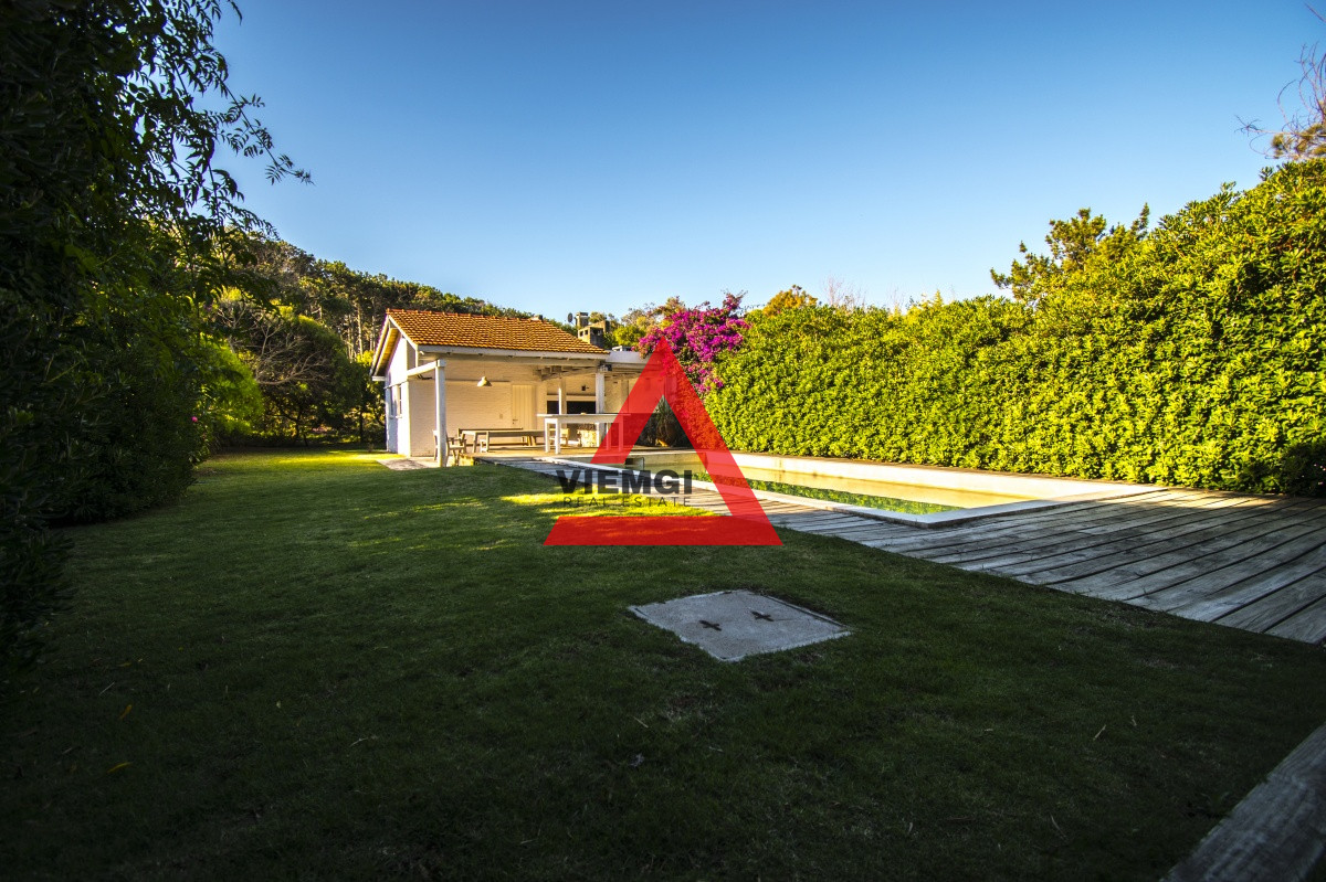 Casa ID.26 - Excelente Casa de 4 Dormitorios con Piscina y Parrillero en Montoya, La Barra